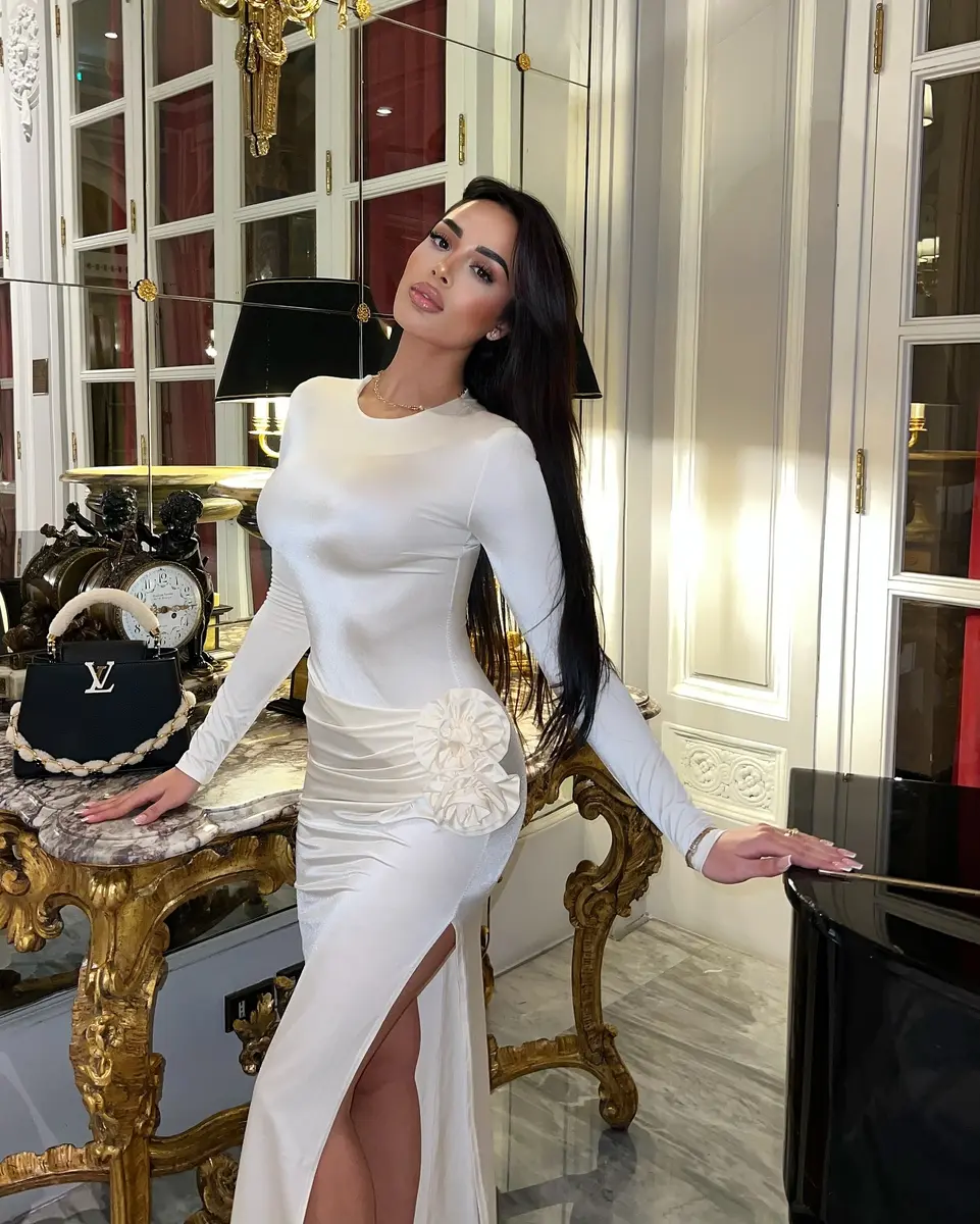 Esther profile in Dubai