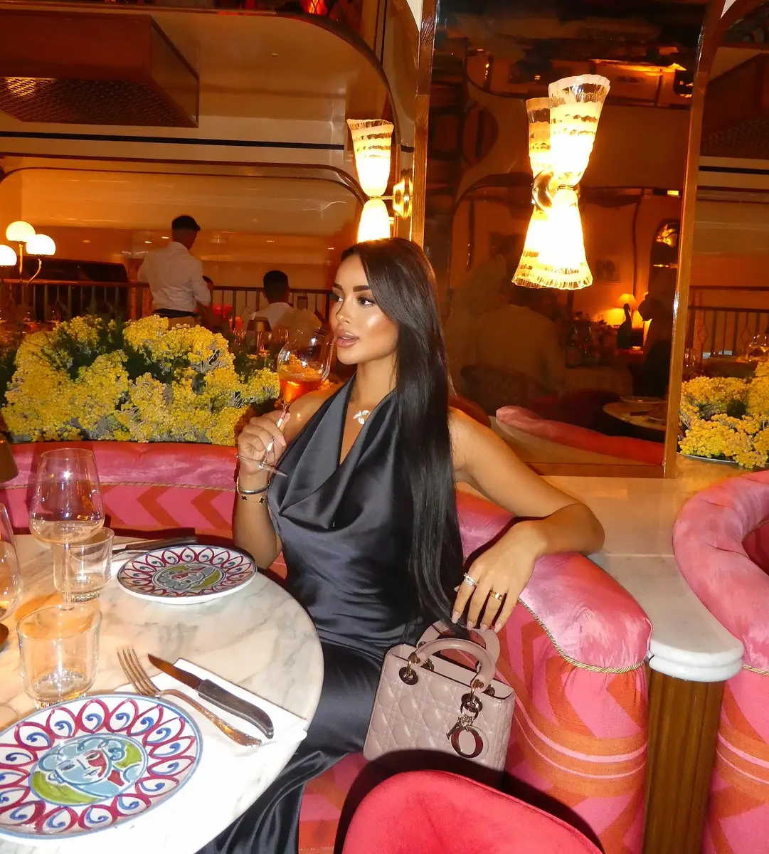 Esther profile in Dubai