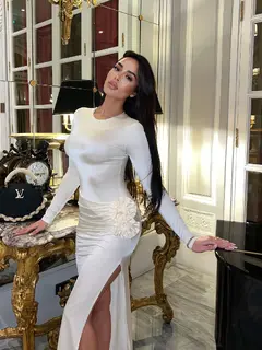 Esther profile in Dubai