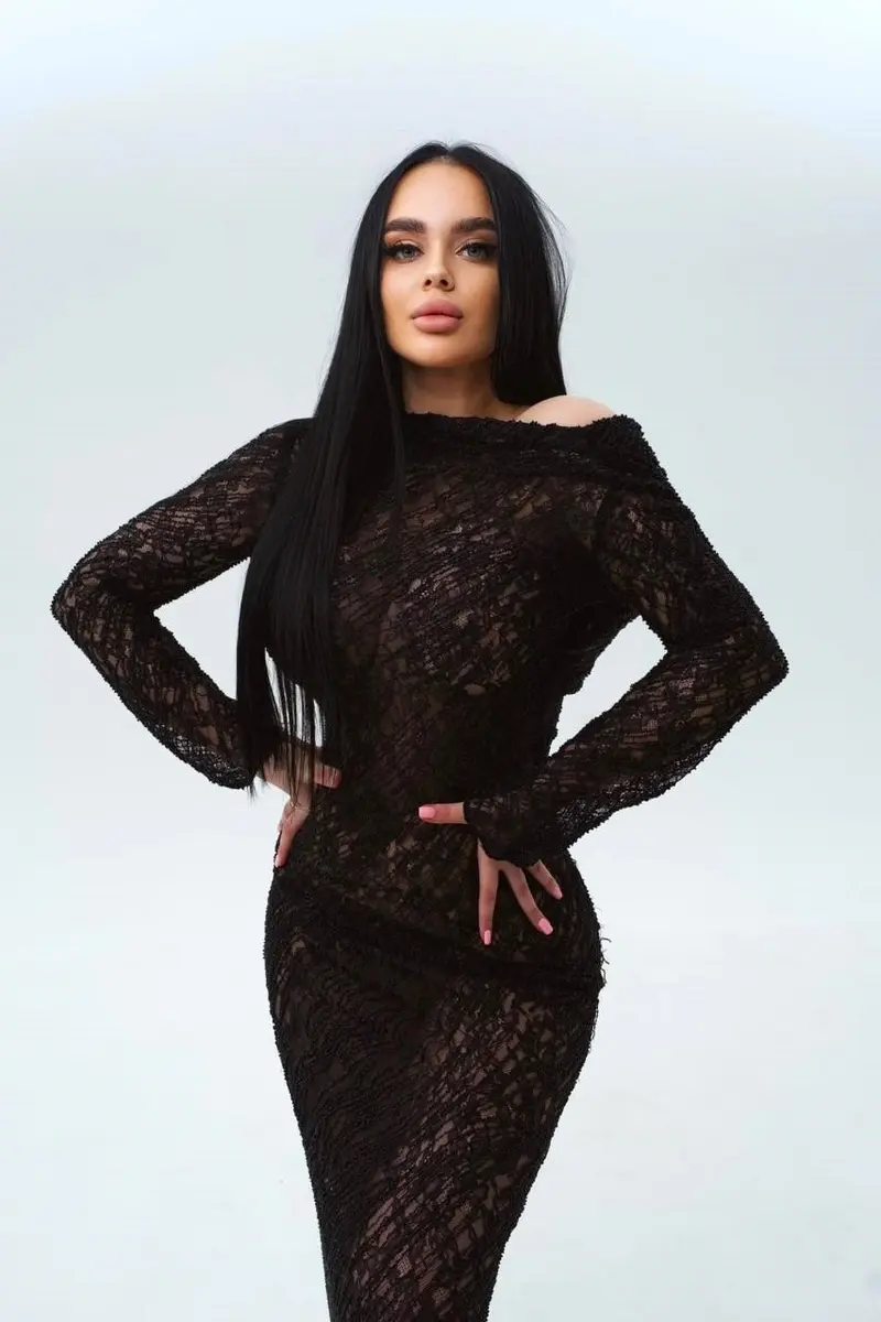 Monna profile in Dubai
